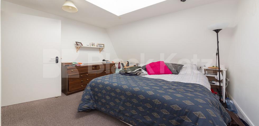 			New Instruction, 1 Bedroom, 1 bath, 1 reception Flat			 Springdale Road, Newington Green